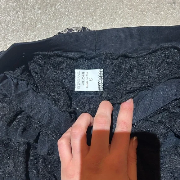 Black Lace Ruffle Bloomer Shorts - Picture 2 of 3